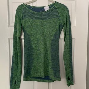 Nike Dri-Fit Women’s Fitted Running Long Sleeved Shirt - Small